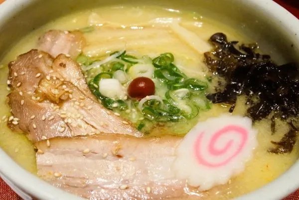 为何日本的女性基本上不会自己一个人去吃拉面？