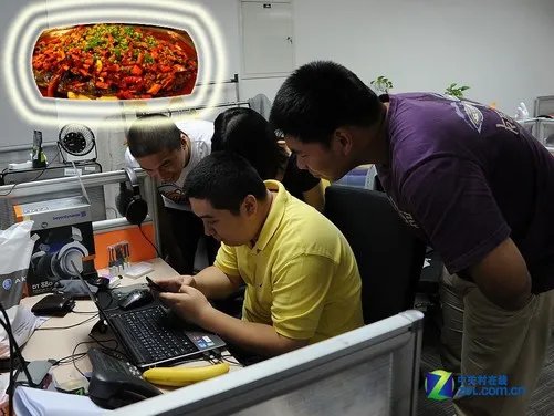 私密性加倍! 看公司情侣玩转Talkbox