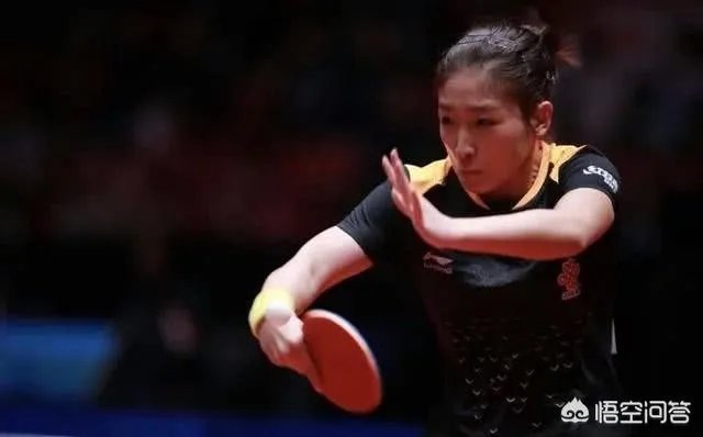 日本公开赛后刘诗雯发博晒福原爱送的礼物。怎样评价这一对跨国姐妹花之间的迥异人生？