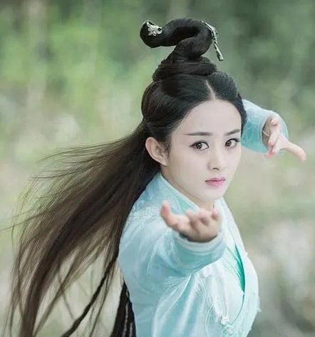 赵丽颖的家人有哪些 农村出身家境差