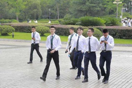 房地产跑手续的叫什么