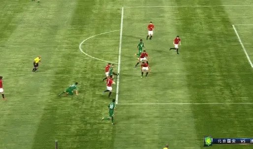 恒大和国安第2轮在亚冠赛场均遭争议判罚,李毅称:亚冠是不是该考虑启用VAR,你怎么看?