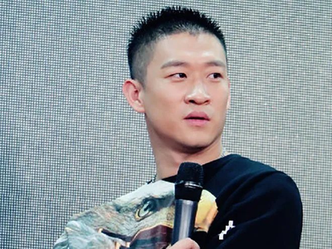 德云社德云社人气火爆的张云雷，为何到现在相声能耐都没有能超过曹云金？