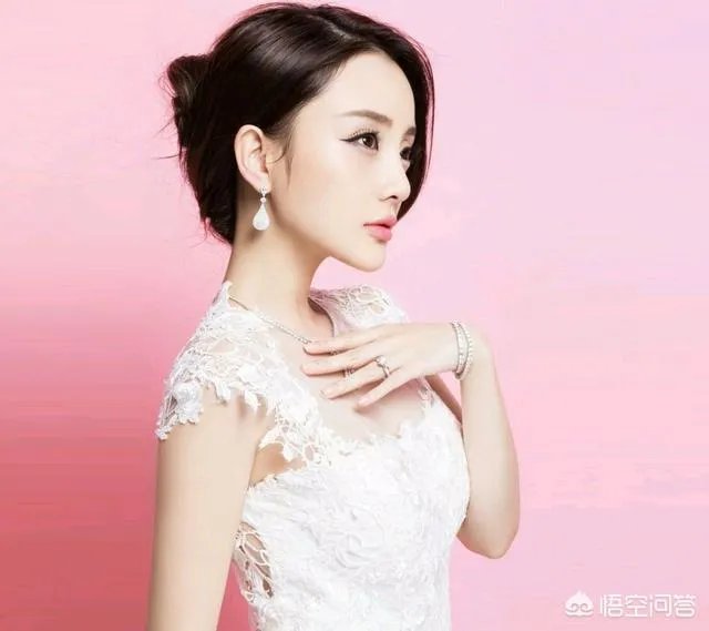 怎么从白莲花的外表看出绿茶婊的心？