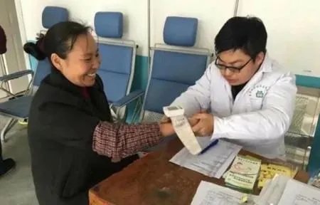 如何查看疫情去世的医生名单？