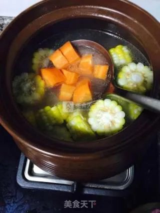 玉米萝卜排骨汤