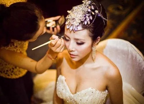 新娘妆怎么画好看 七个简单的新娘化妆步骤