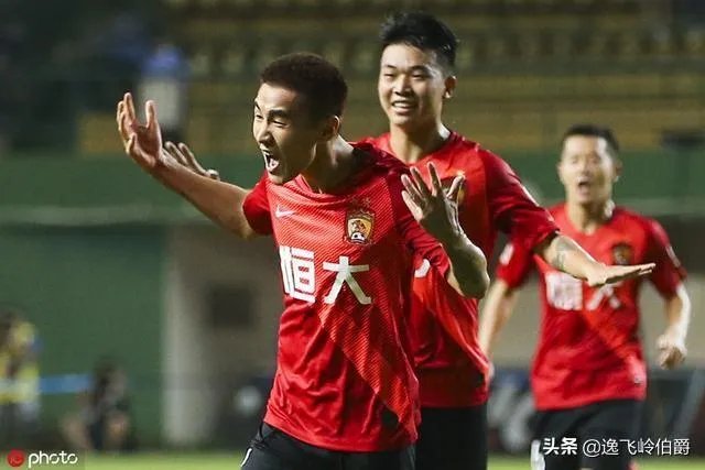 韦世豪长途奔袭助埃尔克森破门，球迷称这是来自未来国足锋线的配合，你怎么评价？