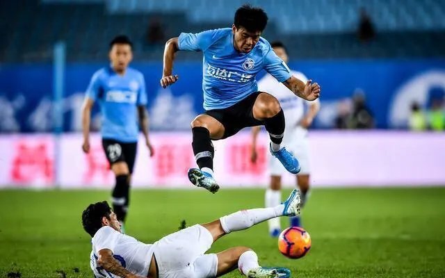 记者：恒大已对一方左后卫李帅进行报价，亚冠能吸引球员加盟！这是双赢选择吗？