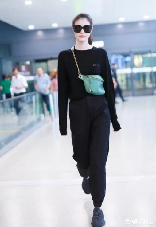 何穗红毯造型的突变，是受了奚梦瑶的影响吗？