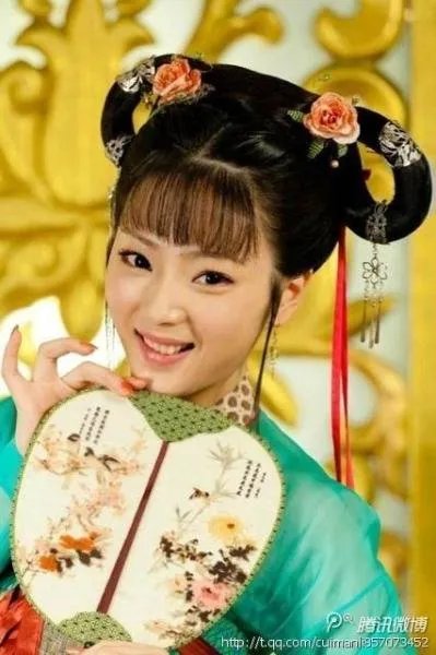 两人同时被《甄嬛传》捧红，毛晓彤火的一塌糊涂，为何崔漫莉无戏可拍？