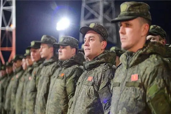 乌克兰打法突变，在两大方向同时反攻，俄军的缺陷是否已暴露无遗？