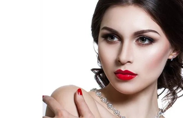 南京去鱼尾纹整形费用贵吗 | 价格一览表_眼角出现的鱼尾纹什么方法可以消下去？打针除外