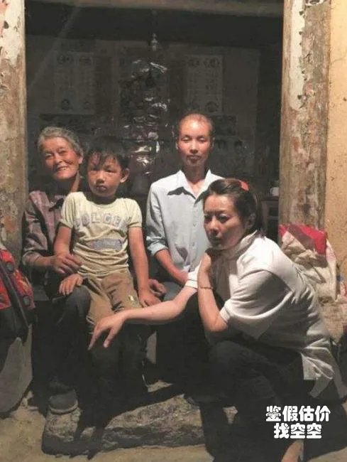 对于袁立做慈善与她撕浙江卫视节目的事情，你们怎么看？