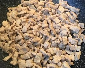 台南米糕里的肉燥的做法步骤图，怎么做好吃