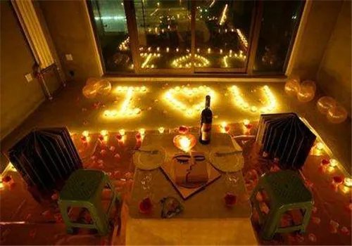 结婚纪念日送几朵玫瑰寓意好 结婚纪念日怎么安排好