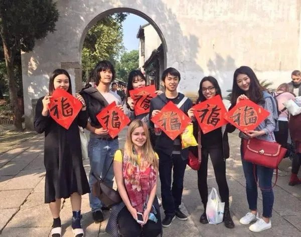 武汉大学为什么会一次性清退92名留学生？