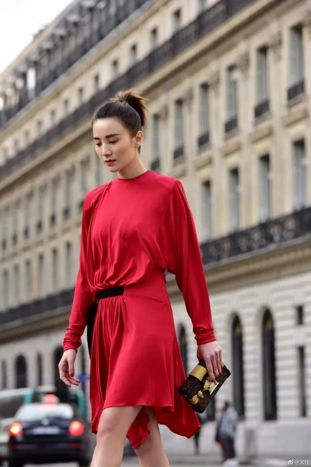 说说你心目中最会穿衣打扮的明星？