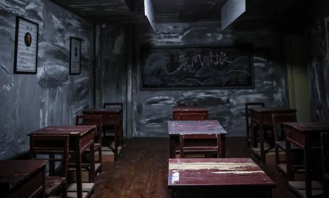 男子慕名来南宁玩密室逃脱，结果被“女鬼”咬了两口，到底发生了什么？