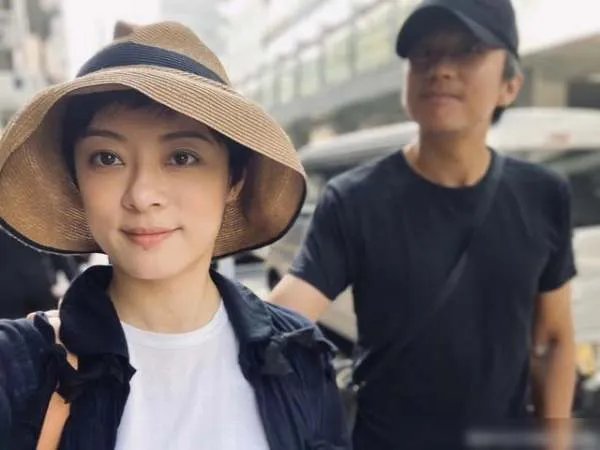 邓超说从小看杨紫戏长大,杨紫的回答为何被说很机智?