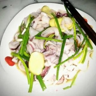 洋葱炒墨鱼（乌贼鱼）