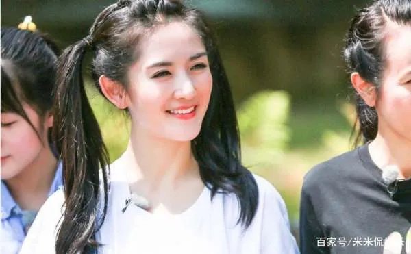 谢娜二胎后复出录快本，她为什么这么火？