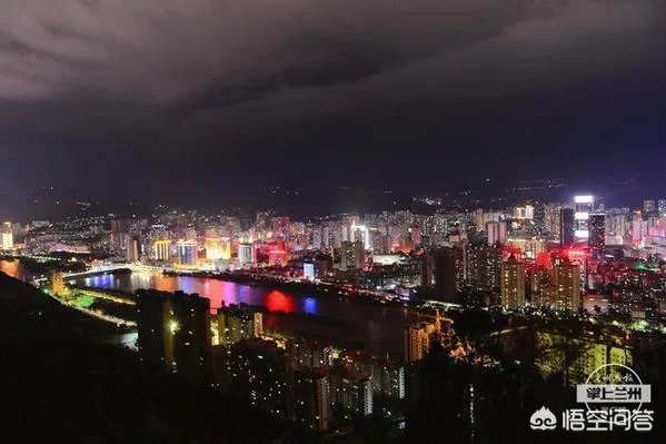 到了夜晚，兰州哪个建筑物吸引你？