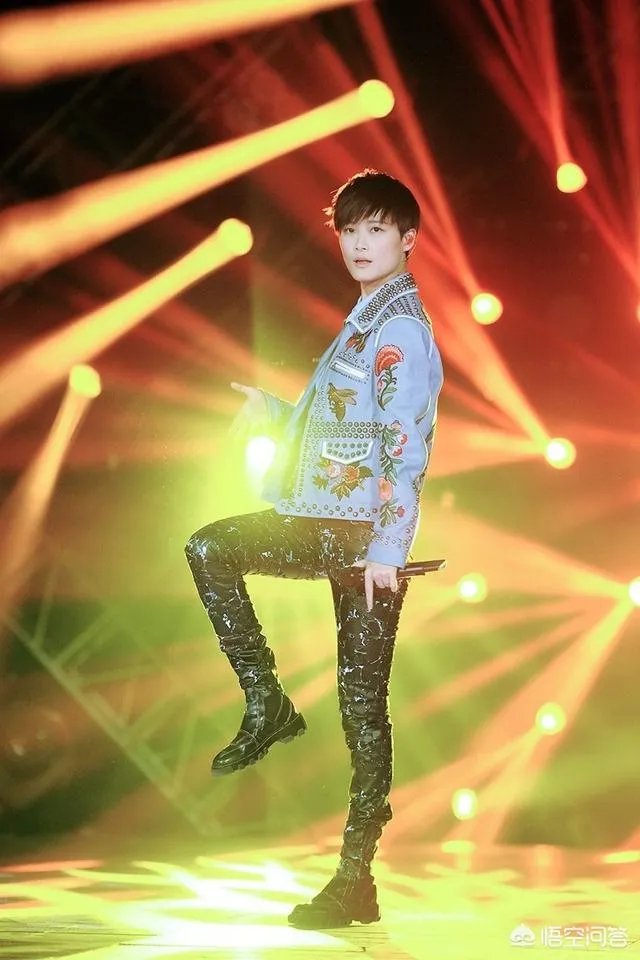 李宇春又拿下了Gucci的代言,到底为什么时尚圈那么喜欢她?