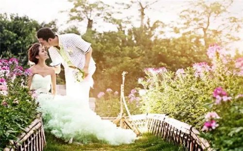 福州拍婚纱照要多少钱 福州婚纱影楼套餐价格推荐