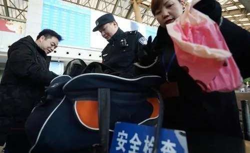 今年春运售票超3亿张 昨日售票总量千万创历史新高