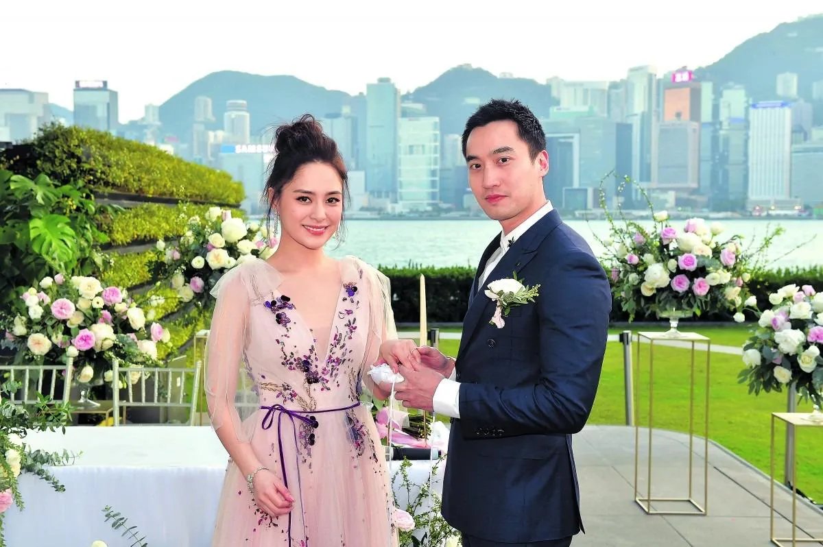 赖弘国称已和阿娇办好离婚手续