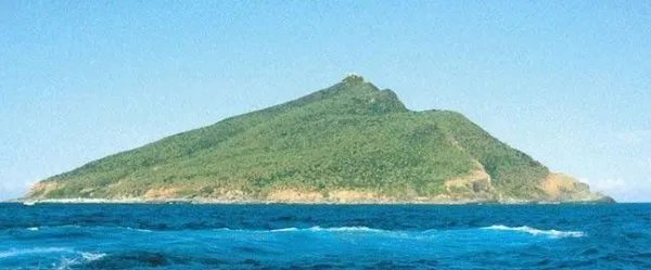 在钓鱼岛事件发生之后，中国政府实施哪些政策来抗衡？