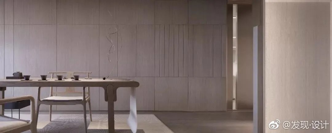 琚宾新作 | 构色  这个场地的先天条件非常优越，有一大面窗...