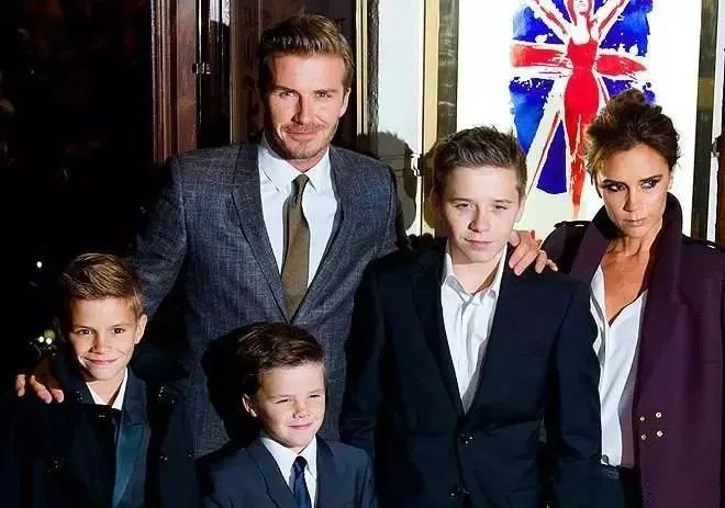 每周生活视频 | 惊呆!3秒钟打领带是怎么做到的?