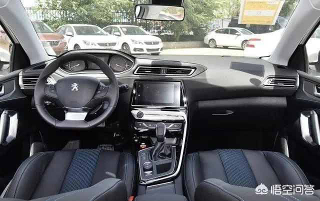 24岁男生想买一辆落地13万的轿车有什么推荐？