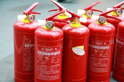 水基灭火器的使用方法是什么