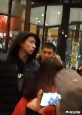 上赛季，辽宁男篮赵继伟曾经被主队球迷破口大骂，险些动手，当时怎么回事，谁的错？