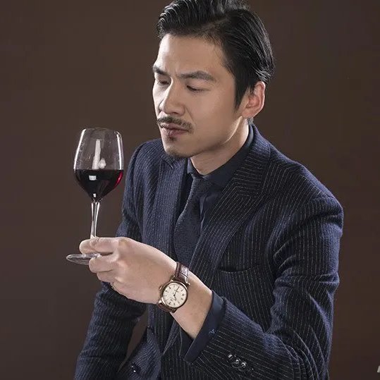 做什么工作有前景工资高?适合男性女性的十大热门职业排行