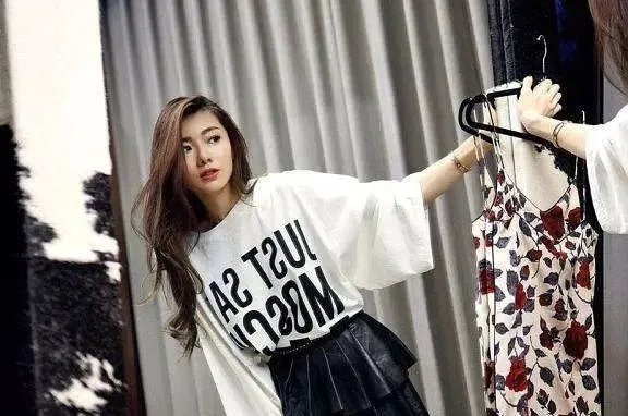 程晓玥的母亲曾经是亚太地区的迪奥总裁，那程晓玥会女承母业吗？