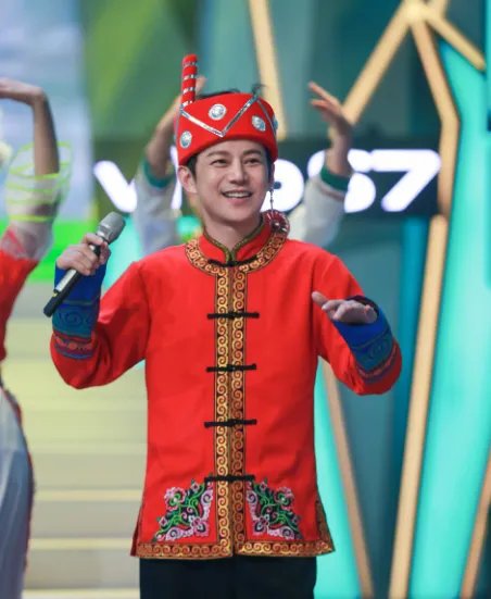 何炅的老婆照片王菁菁