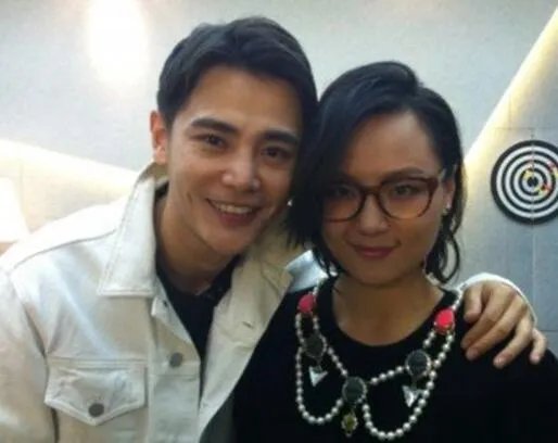 歌手周笔畅男友照片曝光  近期照片变化大被疑整容