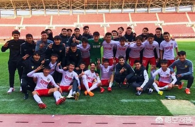 5轮联赛只取得一场胜利，赛后权健球迷，围堵球队大巴，怒喊球队领队滚蛋，你怎么看？