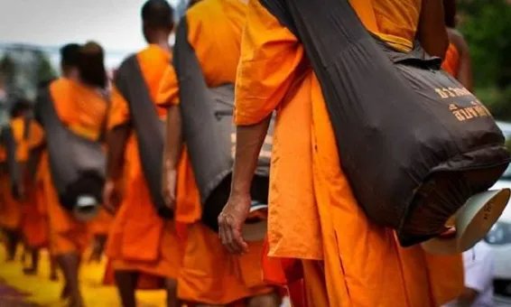 泰国女性不能触碰僧侣，如果触碰了会有什么样的后果？