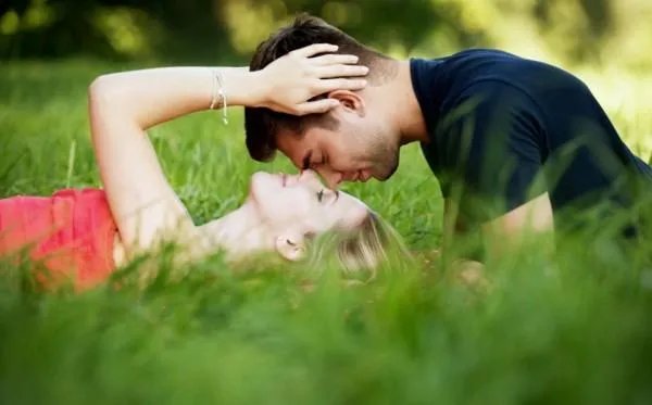 女朋友总是跟自己玩失踪我要分手吗？