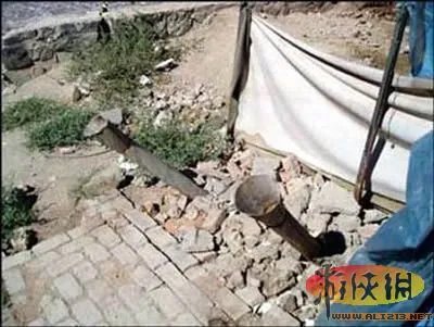 盘点全球最雷人厕所设计 男厕惊现“情侣间”