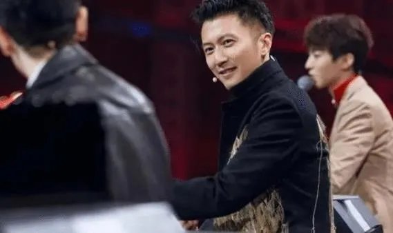 如何看待王俊凯祝谢霆锋菜园子无坚不摧这件事呢？