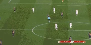 库蒂尼奥进球后堵耳朵什么意思？