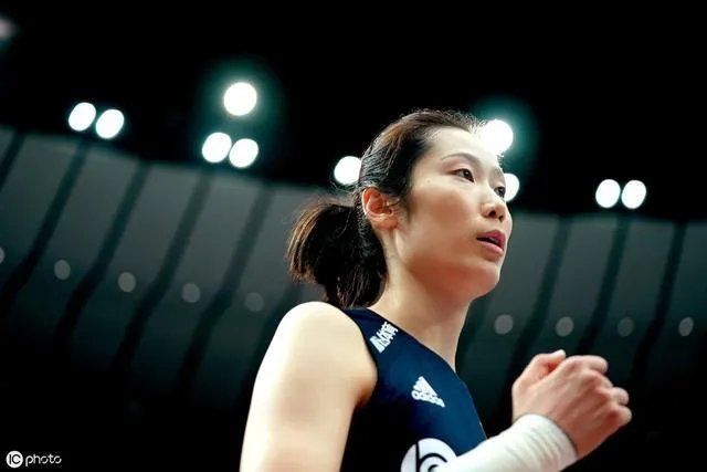 美国女排3-0横扫荷兰女排拿下4连胜，他们是女排世界杯夺冠的最大敌人吗？