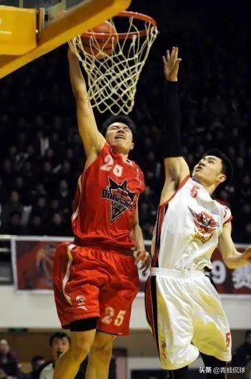 当年辽宁重点培养刘书楠，贺天举都是他替补，但为何刘书楠选择离开辽宁，如今无球可打？