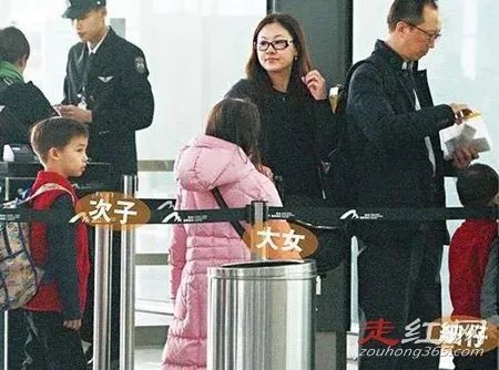 伏明霞老公个人资料简介 为什么嫁50岁的老头